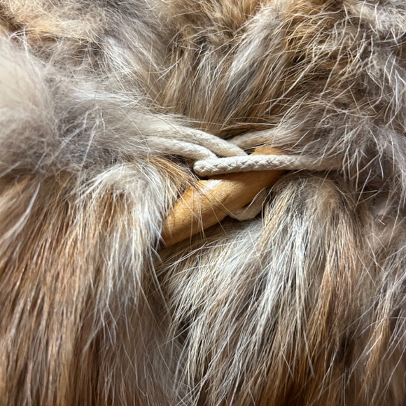 Fur coat with matching hat - Picture 9 of 13